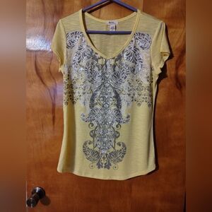 Madison & Berkeley Yellow V-Neck Short Sleeve Tee with Silver Graphic